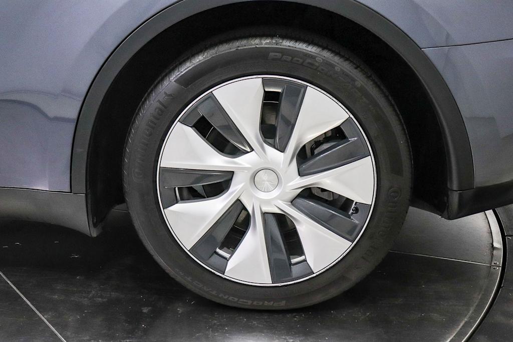 Thumbnail: 2023 Tesla Model Y - 21