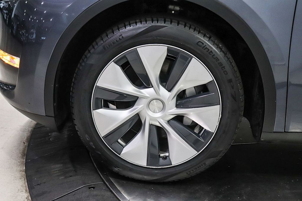 Thumbnail: 2023 Tesla Model Y - 6