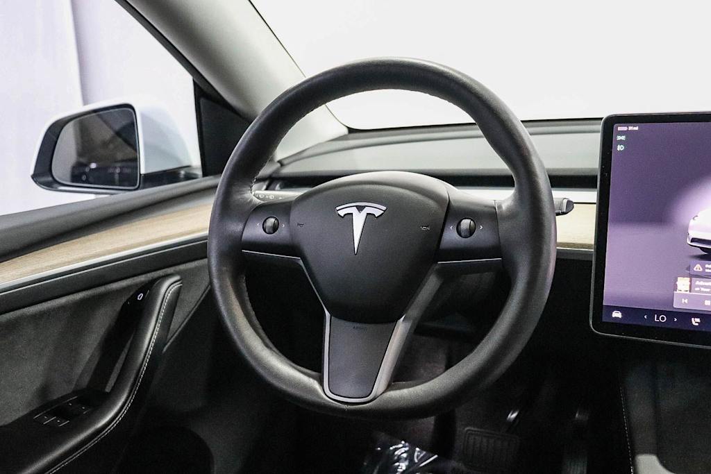 Thumbnail: 2023 Tesla Model Y - 8