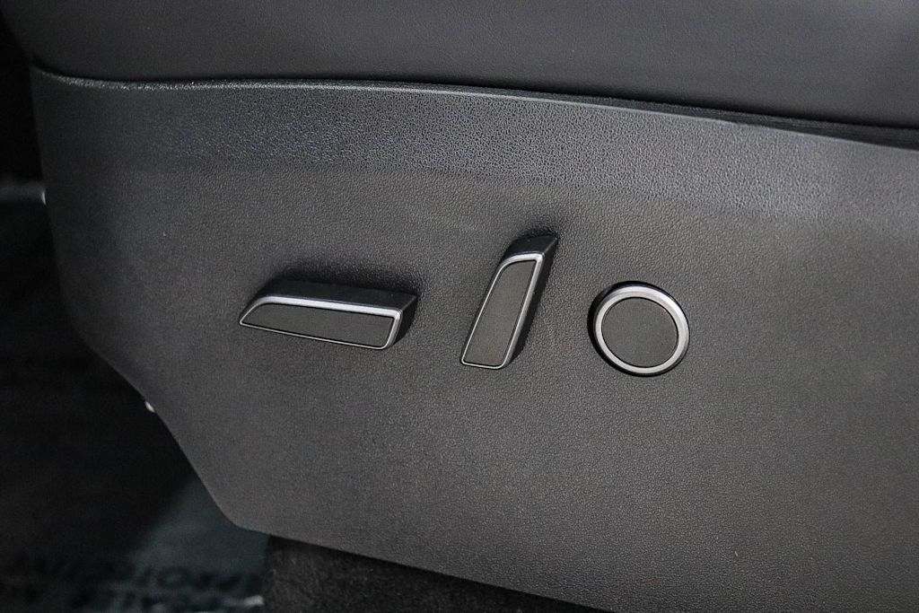 Thumbnail: 2023 Tesla Model Y - 25