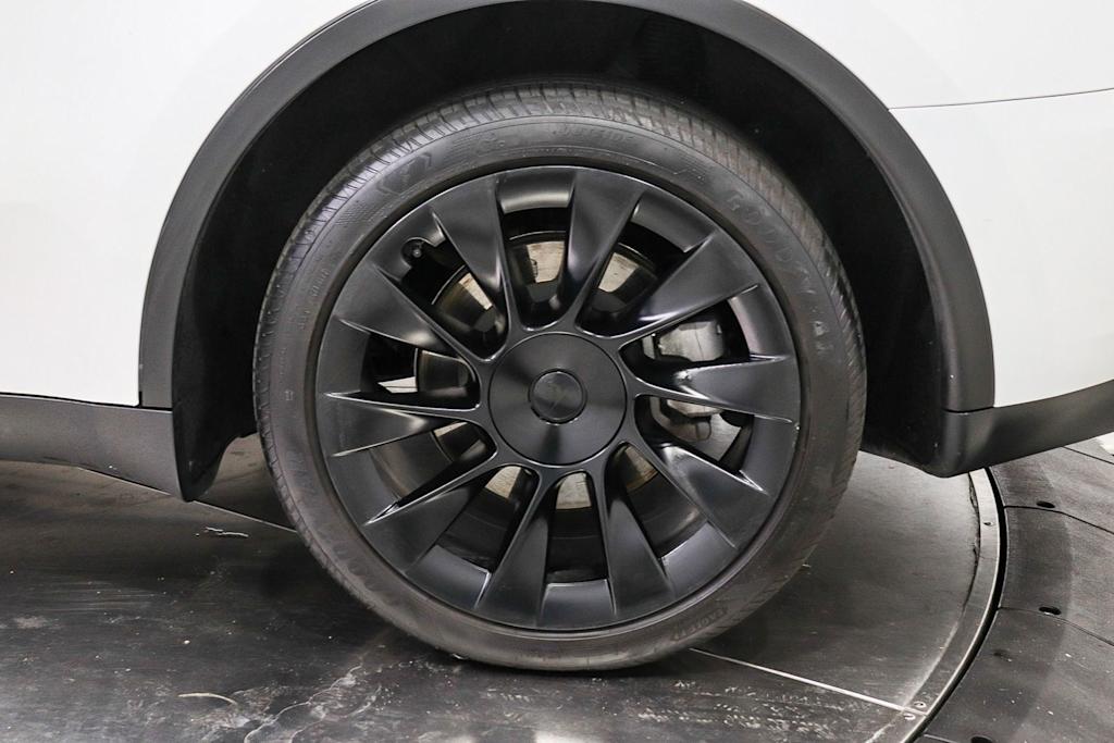 Thumbnail: 2023 Tesla Model Y - 20