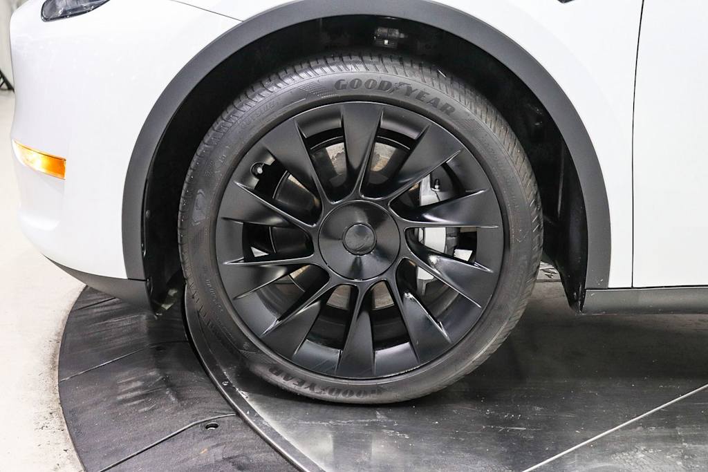 Thumbnail: 2023 Tesla Model Y - 7