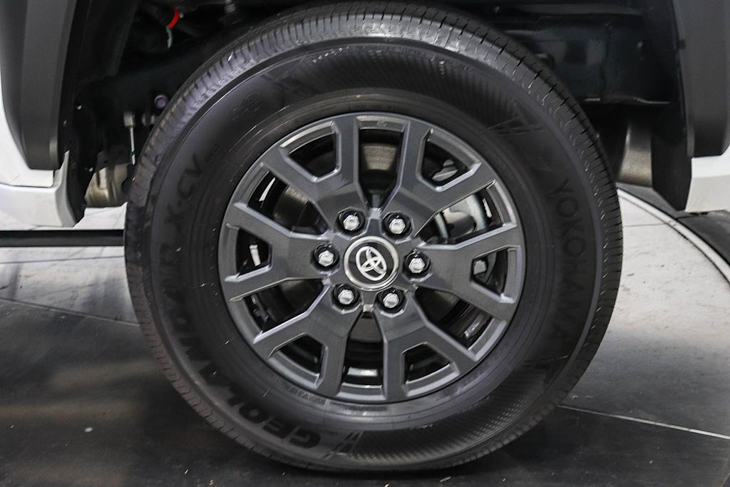 Thumbnail: 2025 Toyota 4Runner - 21