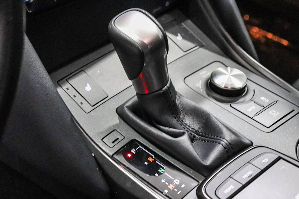 Thumbnail: 2024 Lexus ES - 14