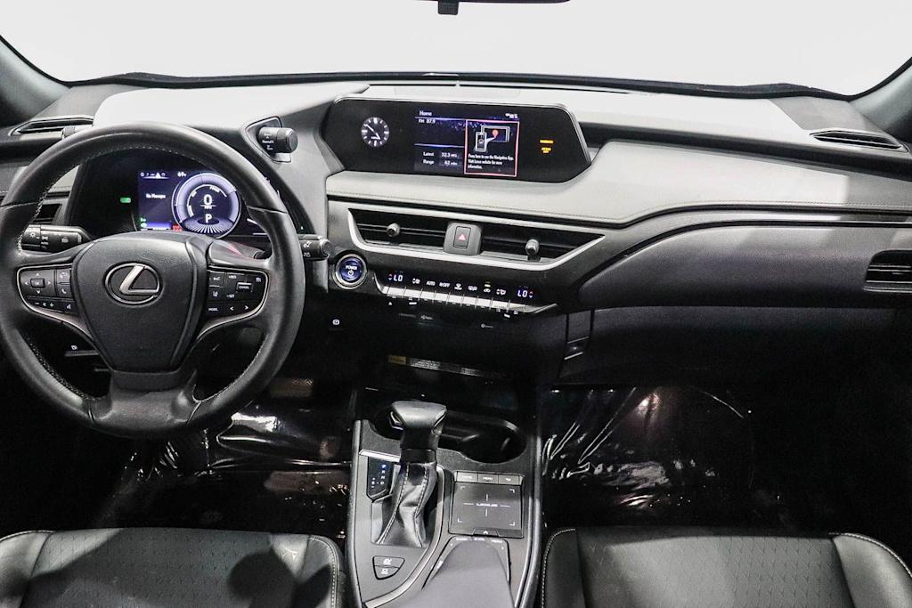 Thumbnail: 2021 Lexus UX - 2