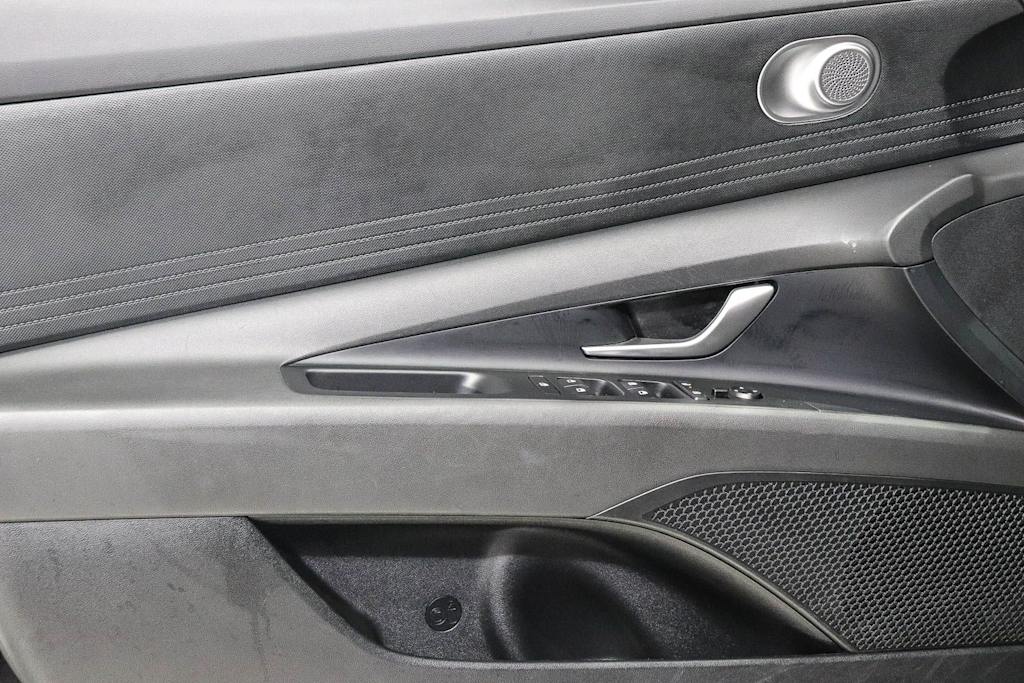 Thumbnail: 2025 Hyundai Elantra - 25