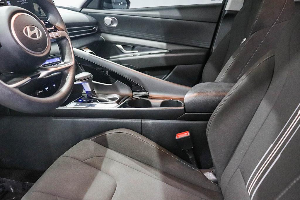 Thumbnail: 2025 Hyundai Elantra - 9
