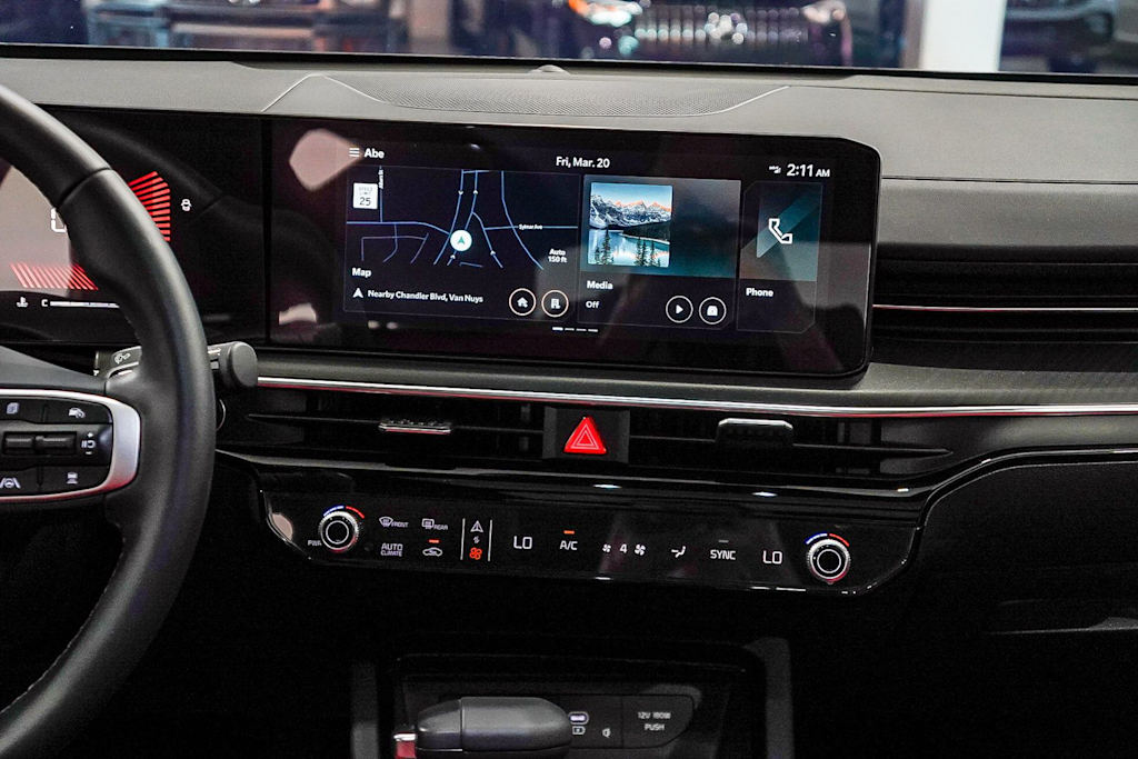 Thumbnail: 2025 Kia K5 - 13