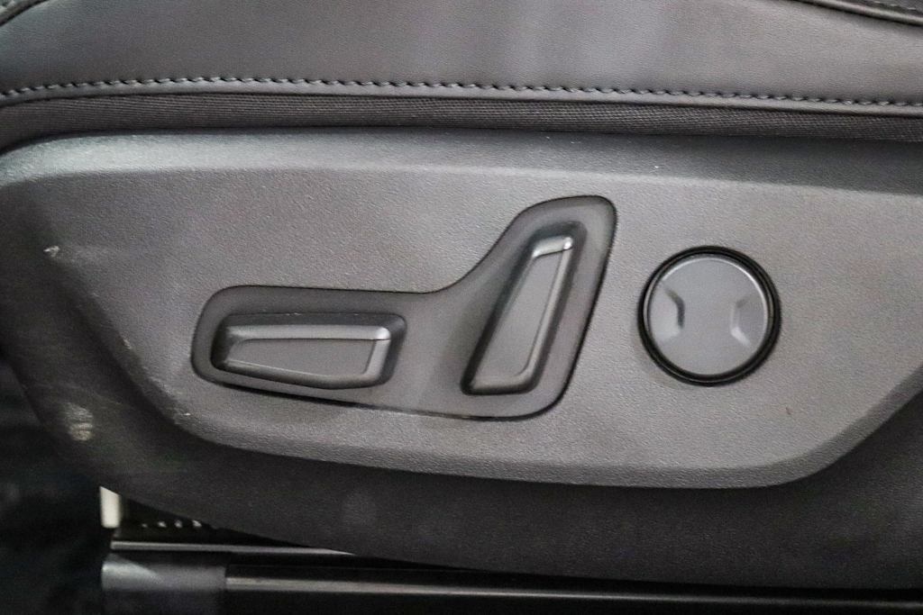 Thumbnail: 2023 Kia Niro - 27