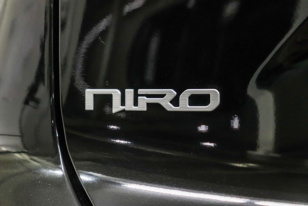 Thumbnail: 2023 Kia Niro - 6