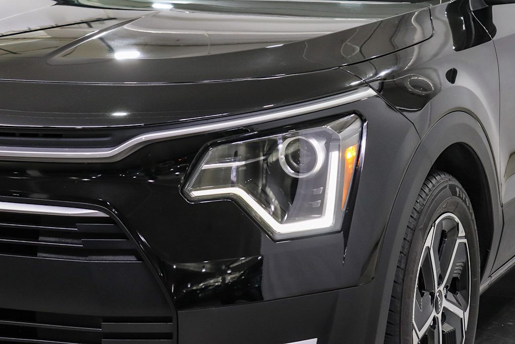 Thumbnail: 2023 Kia Niro - 21