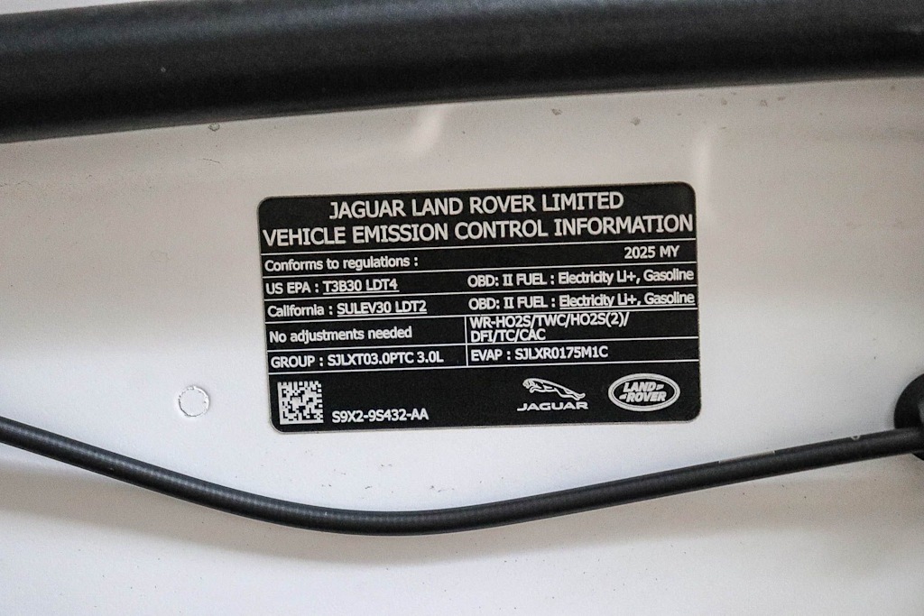 Thumbnail: 2025 Land Rover Range Rover Sport - 15