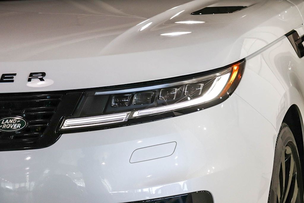 Thumbnail: 2025 Land Rover Range Rover Sport - 18