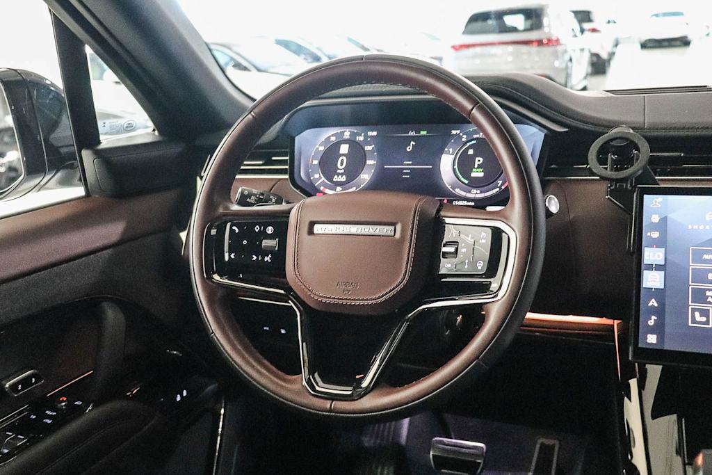 Thumbnail: 2025 Land Rover Range Rover Sport - 9