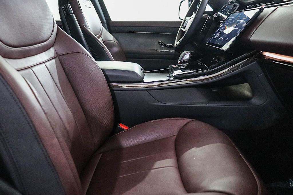 Thumbnail: 2025 Land Rover Range Rover Sport - 10
