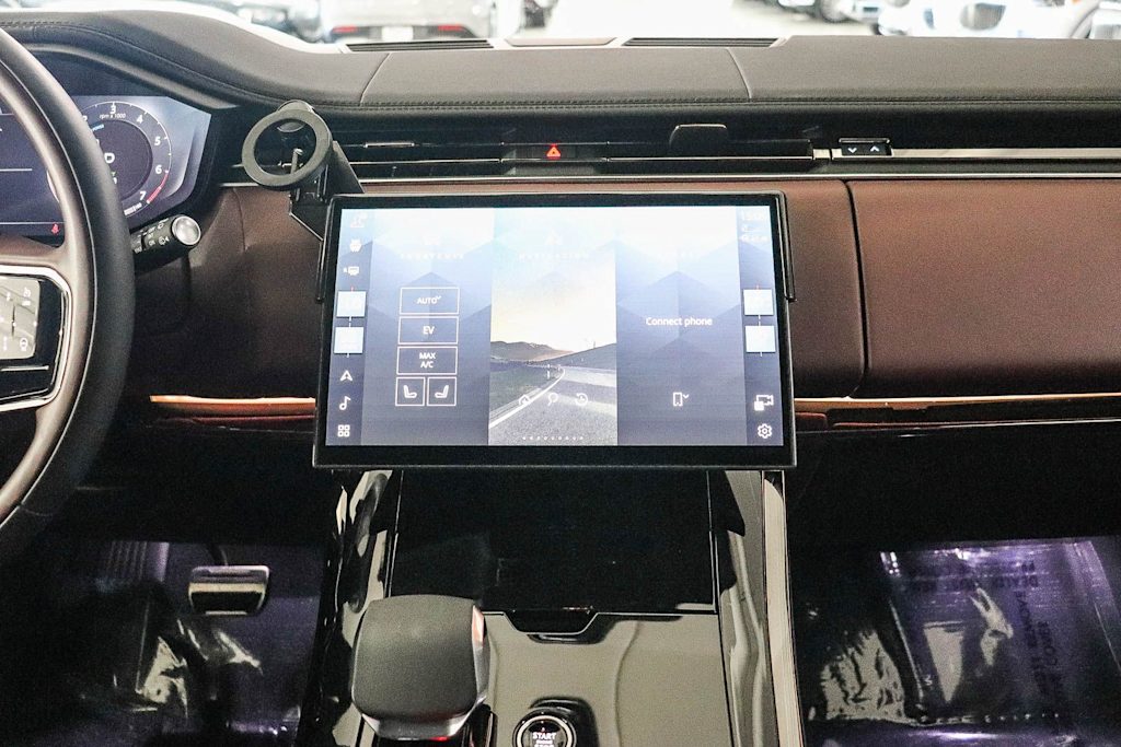 Thumbnail: 2025 Land Rover Range Rover Sport - 13