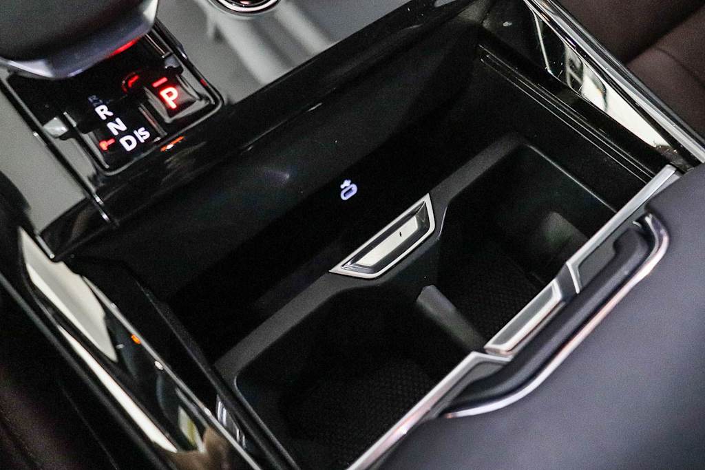 Thumbnail: 2025 Land Rover Range Rover Sport - 6