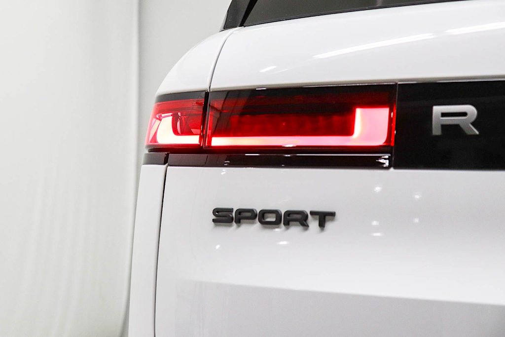 Thumbnail: 2024 Land Rover Range Rover Sport - 22