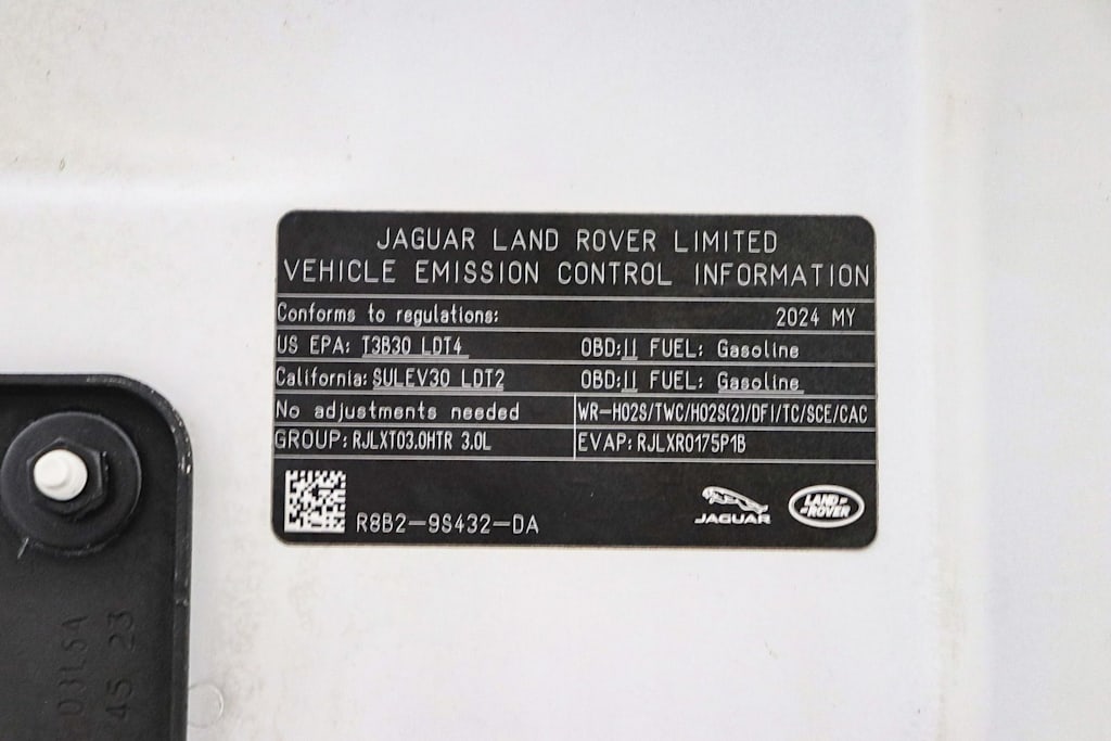 Thumbnail: 2024 Land Rover Defender - 17