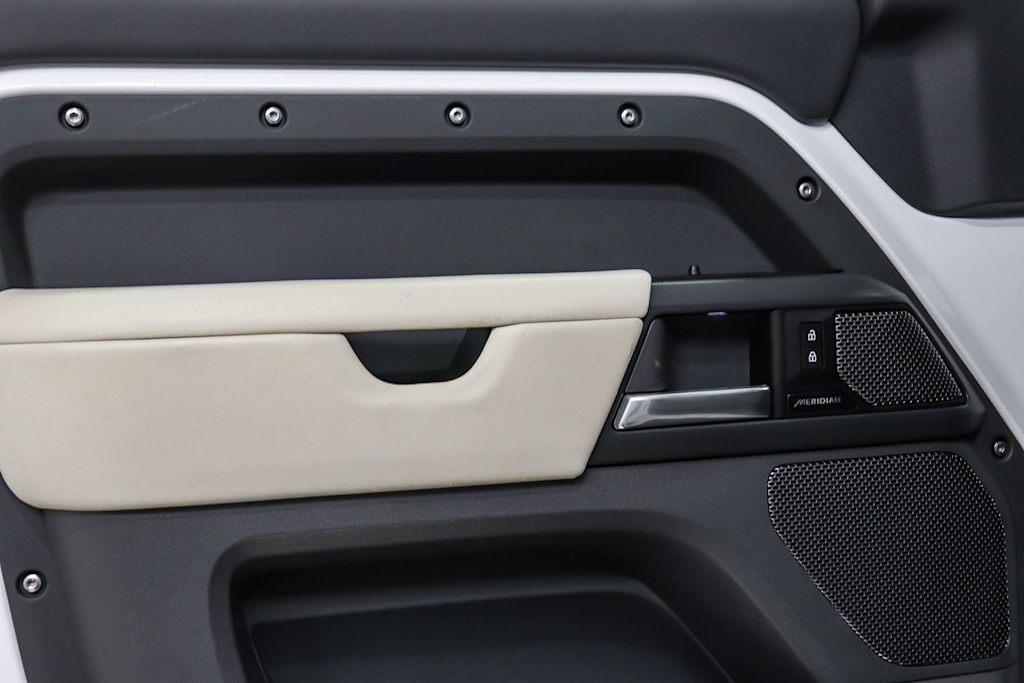 Thumbnail: 2024 Land Rover Defender - 27
