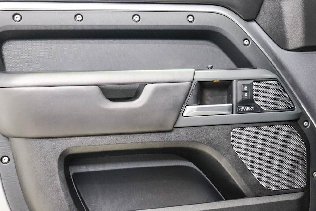 Thumbnail: 2021 Land Rover Defender - 27