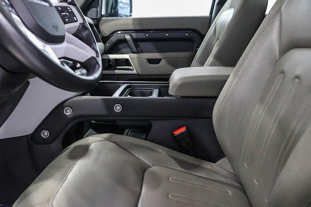 Thumbnail: 2020 Land Rover Defender - 10