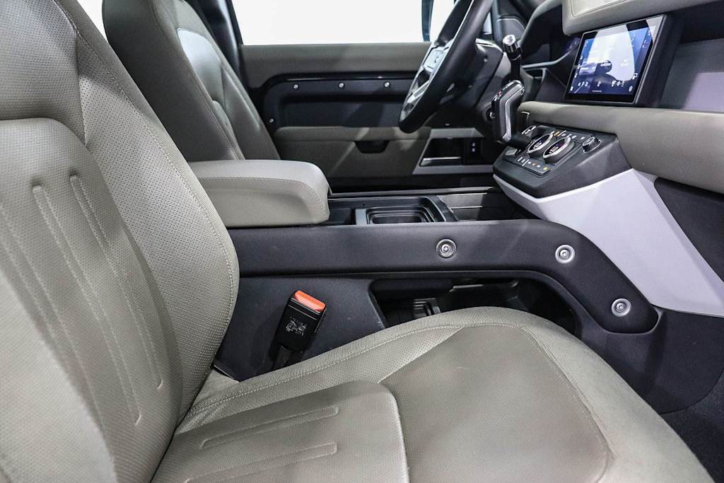 Thumbnail: 2020 Land Rover Defender - 9