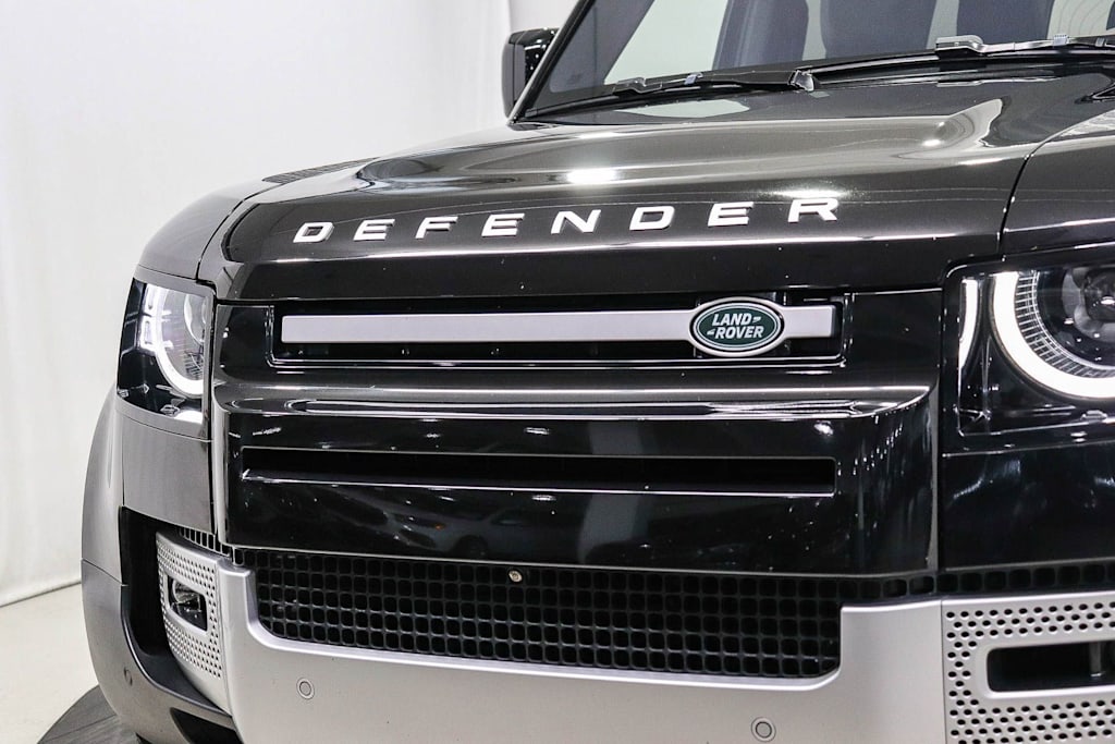 Thumbnail: 2020 Land Rover Defender - 21
