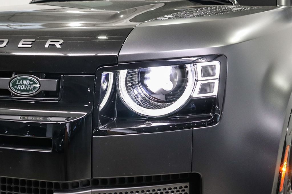 Thumbnail: 2023 Land Rover Defender - 20