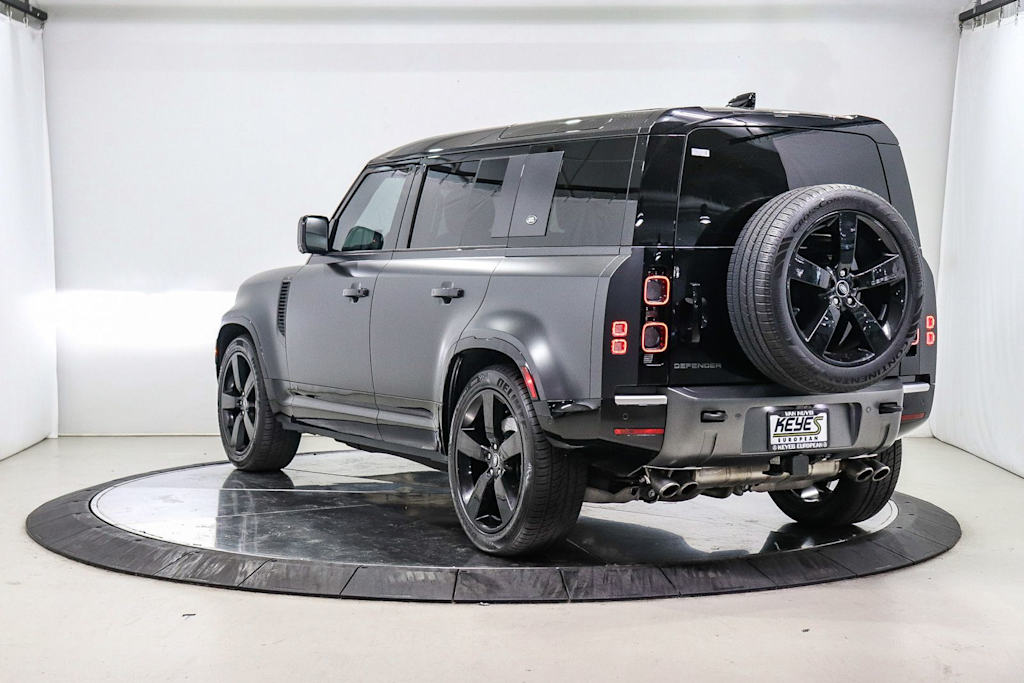 Thumbnail: 2023 Land Rover Defender - 6