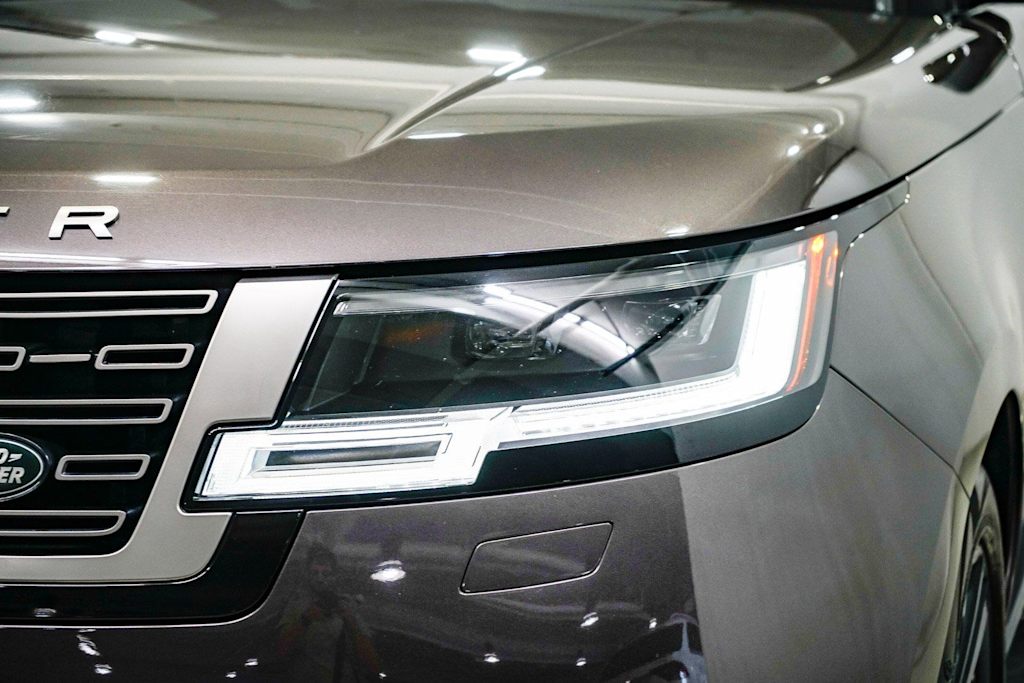 Thumbnail: 2023 Land Rover Range Rover - 20