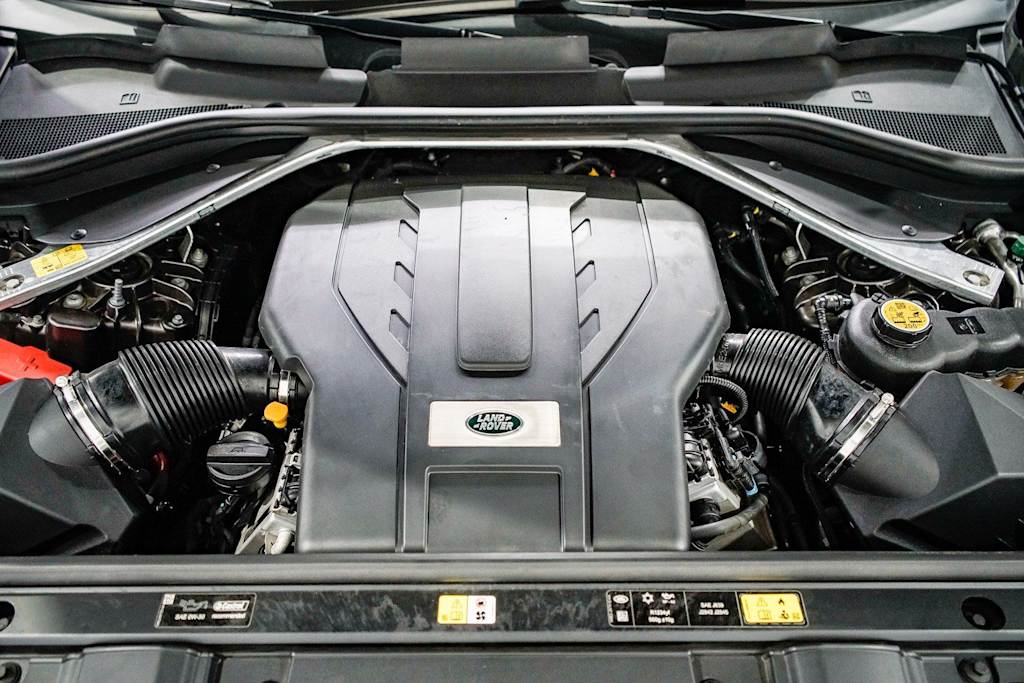 Thumbnail: 2023 Land Rover Range Rover - 7