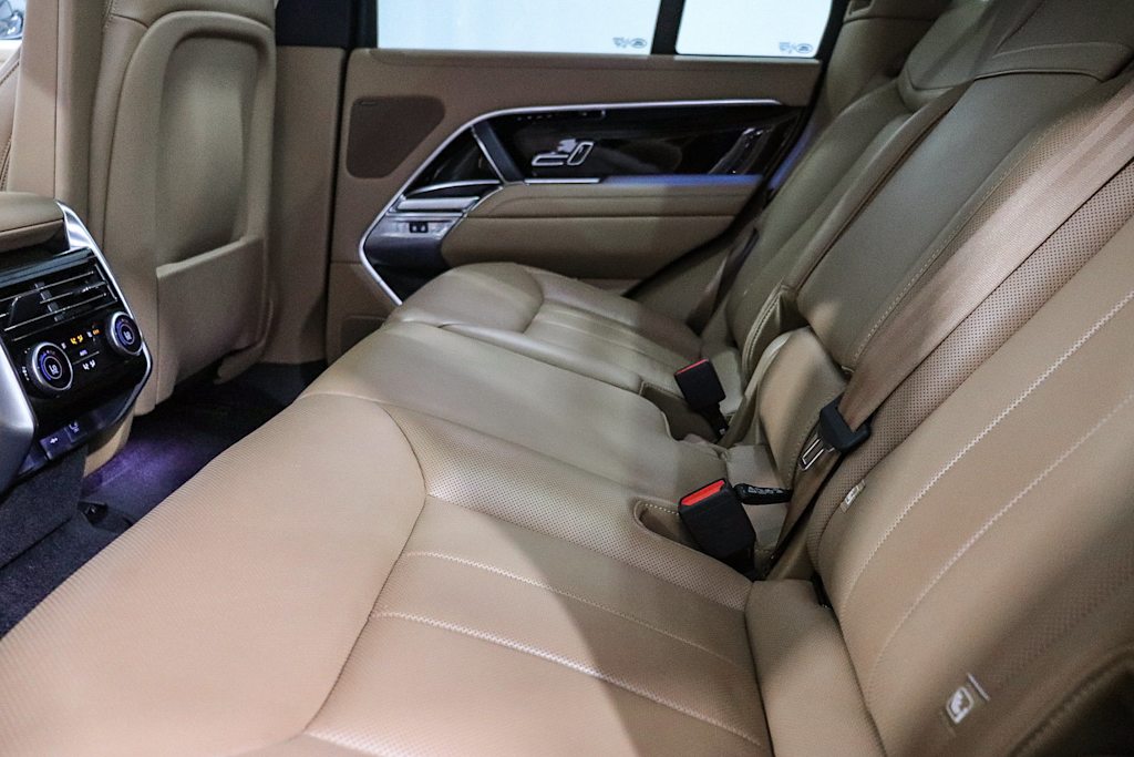 Thumbnail: 2023 Land Rover Range Rover - 10