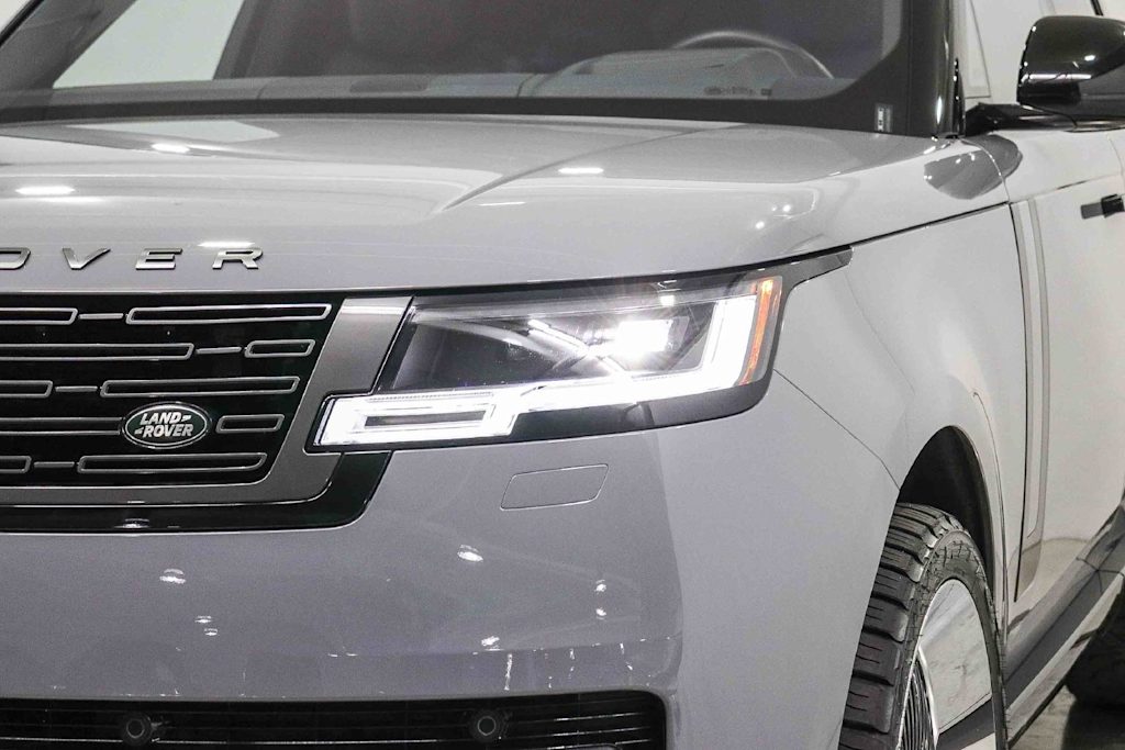 Thumbnail: 2022 Land Rover Range Rover - 17