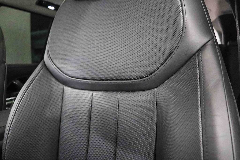 Thumbnail: 2022 Land Rover Range Rover - 28