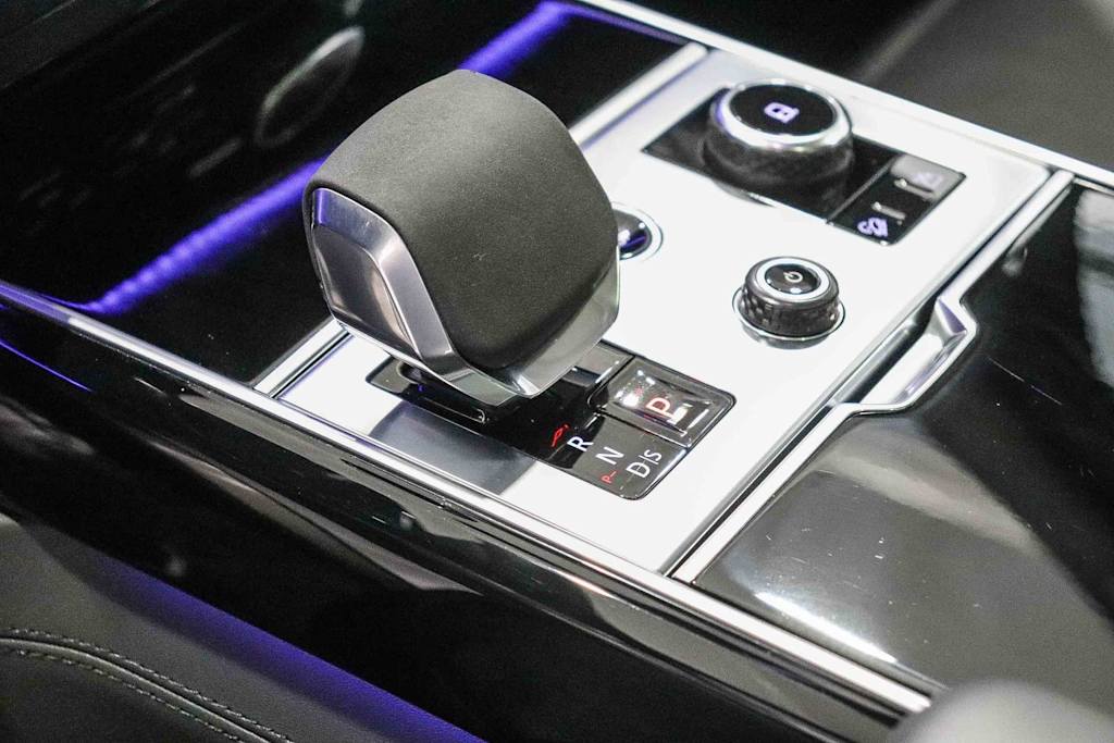 Thumbnail: 2022 Land Rover Range Rover - 12