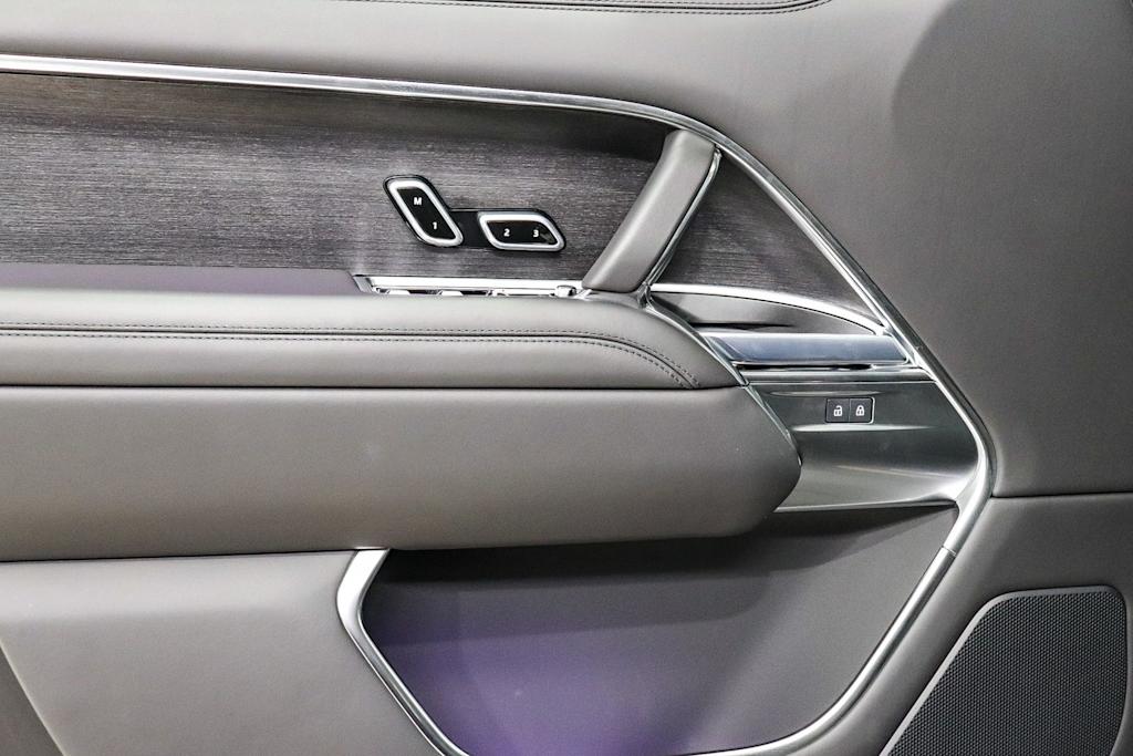 Thumbnail: 2025 Land Rover Range Rover - 26