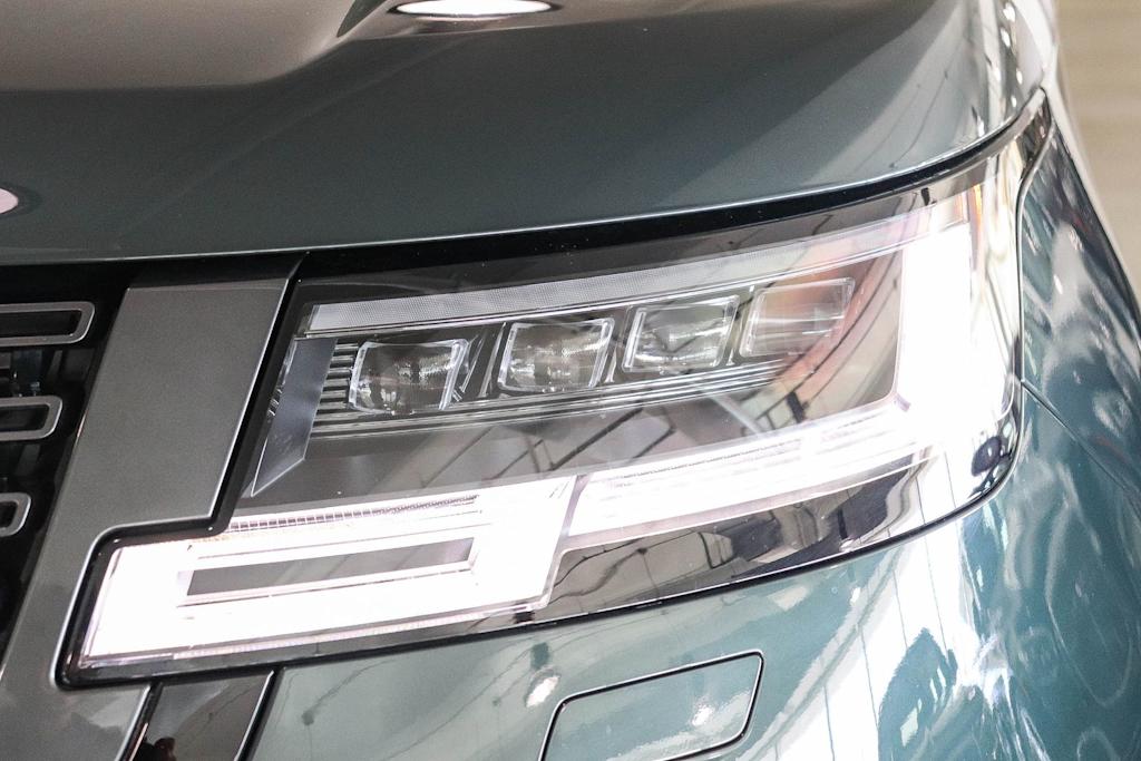 Thumbnail: 2025 Land Rover Range Rover - 20