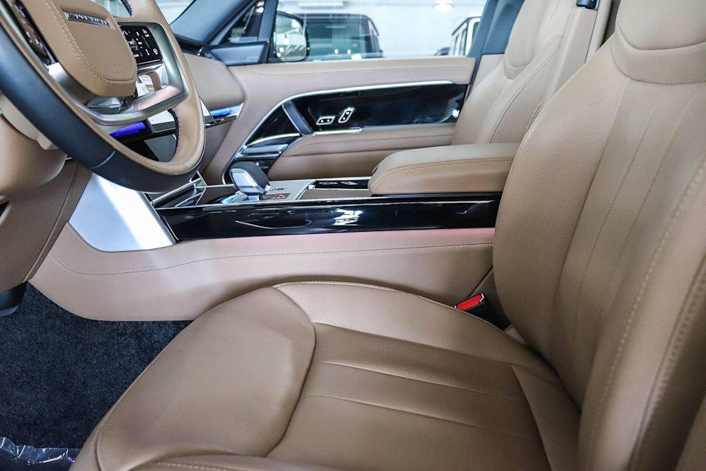 Thumbnail: 2025 Land Rover Range Rover - 11