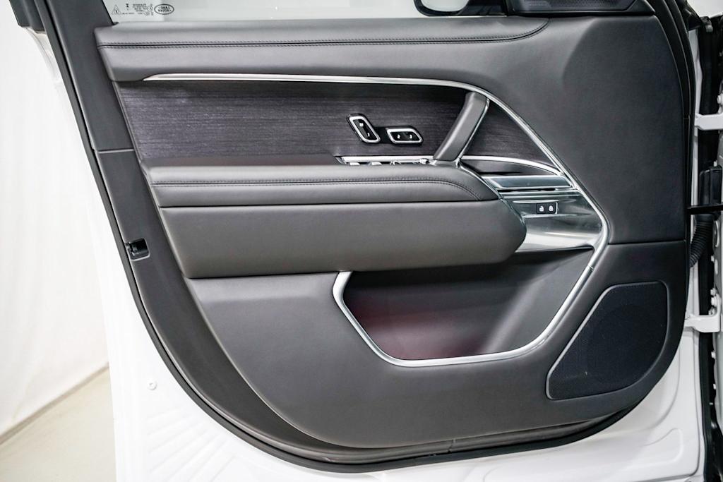 Thumbnail: 2024 Land Rover Range Rover - 21