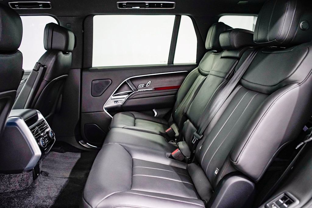 Thumbnail: 2024 Land Rover Range Rover - 10