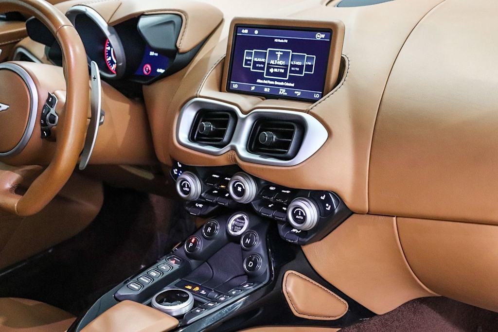 Thumbnail: 2020 Aston Martin Vantage - 7