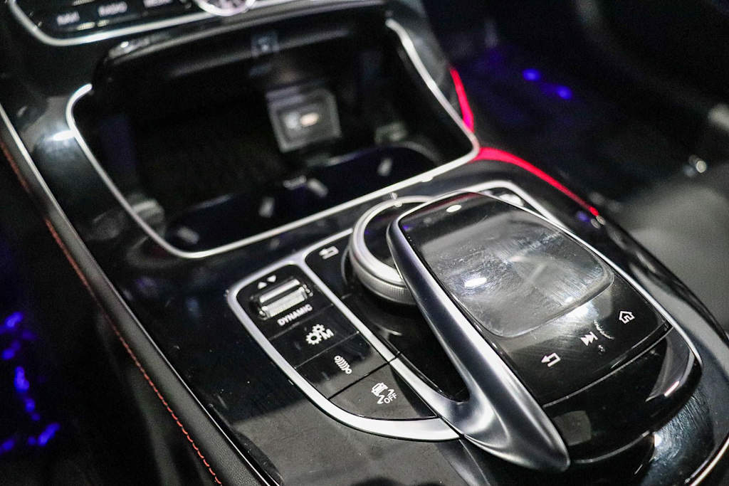 Thumbnail: 2020 Mercedes-Benz E-Class - 12