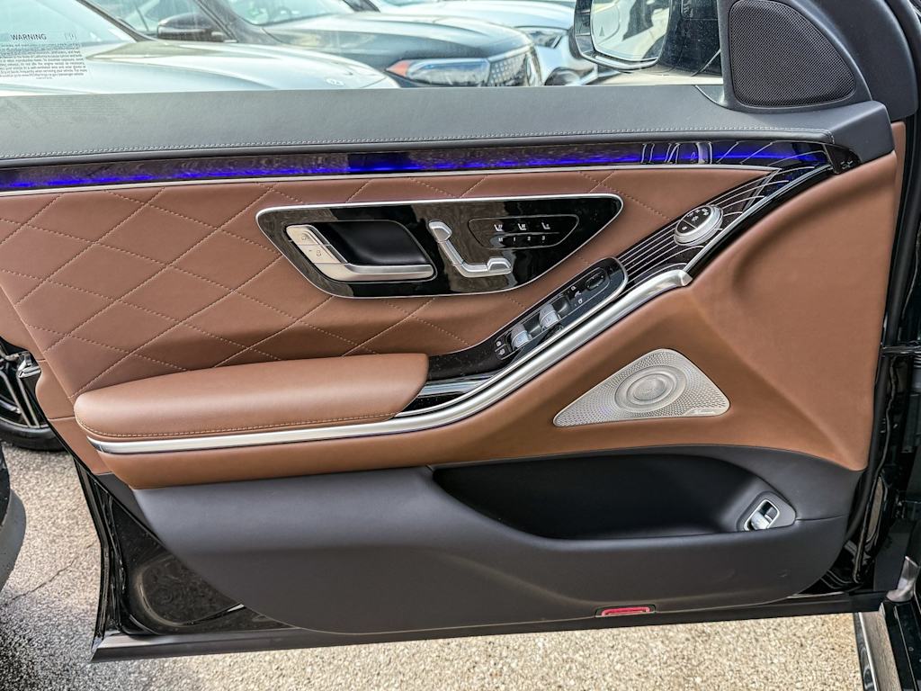 Thumbnail: 2025 Mercedes-Benz S-Class - 21