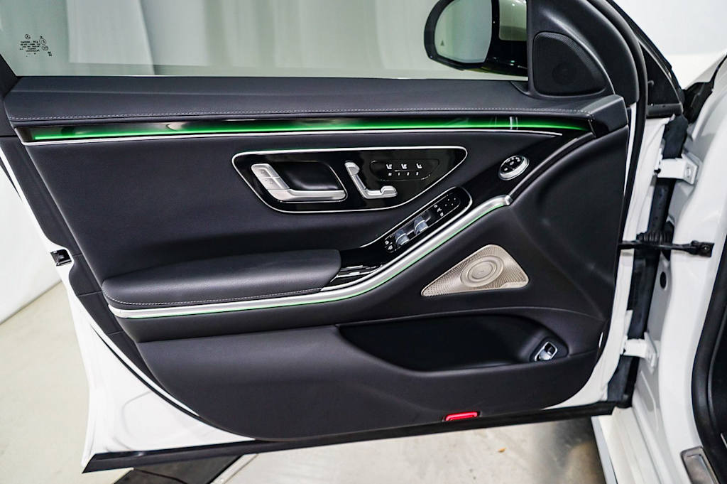 Thumbnail: 2023 Mercedes-Benz S-Class - 23
