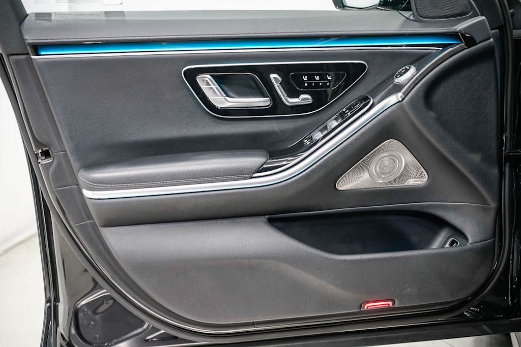 Thumbnail: 2023 Mercedes-Benz S-Class - 22