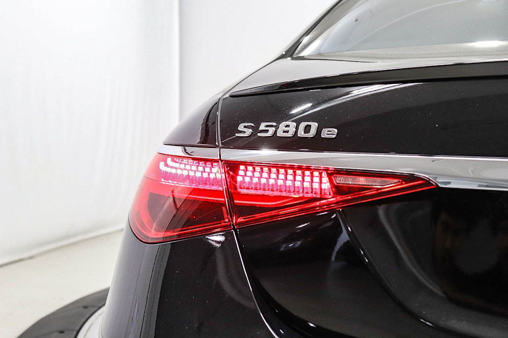 Thumbnail: 2026 Mercedes-Benz S-Class - 5