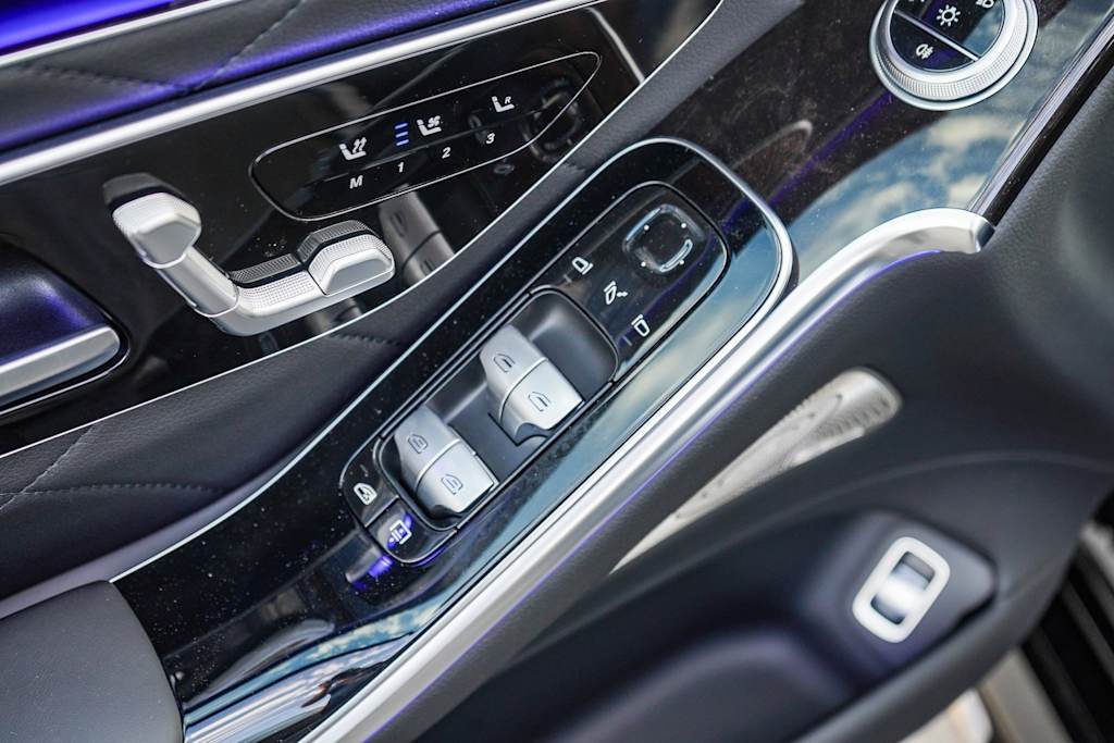 Thumbnail: 2025 Mercedes-Benz S-Class - 28
