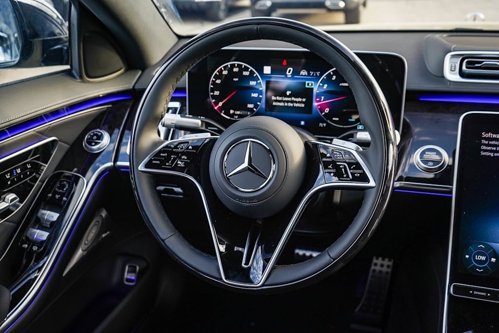 Thumbnail: 2025 Mercedes-Benz S-Class - 9