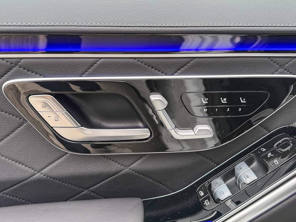 Thumbnail: 2025 Mercedes-Benz S-Class - 52